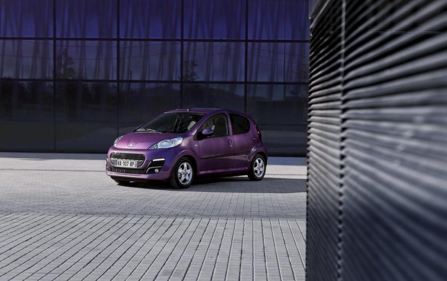  Peugeot 107 5-Door 2012 года  (фото 10 из 40)
